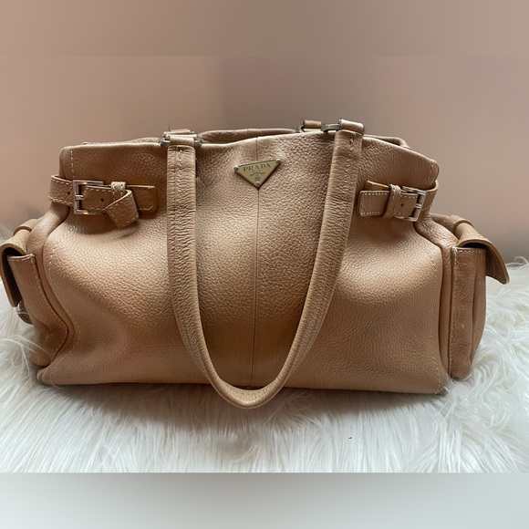 Prada Vitello Daino Side Pocket Tote Authentic  - Cream Color - Picture 4 of 11